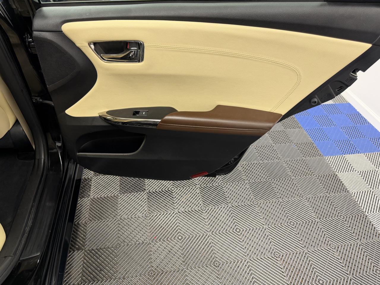 Toyota Avalon Hybrid 4dr Sdn XLE Premium (Natl) 2015