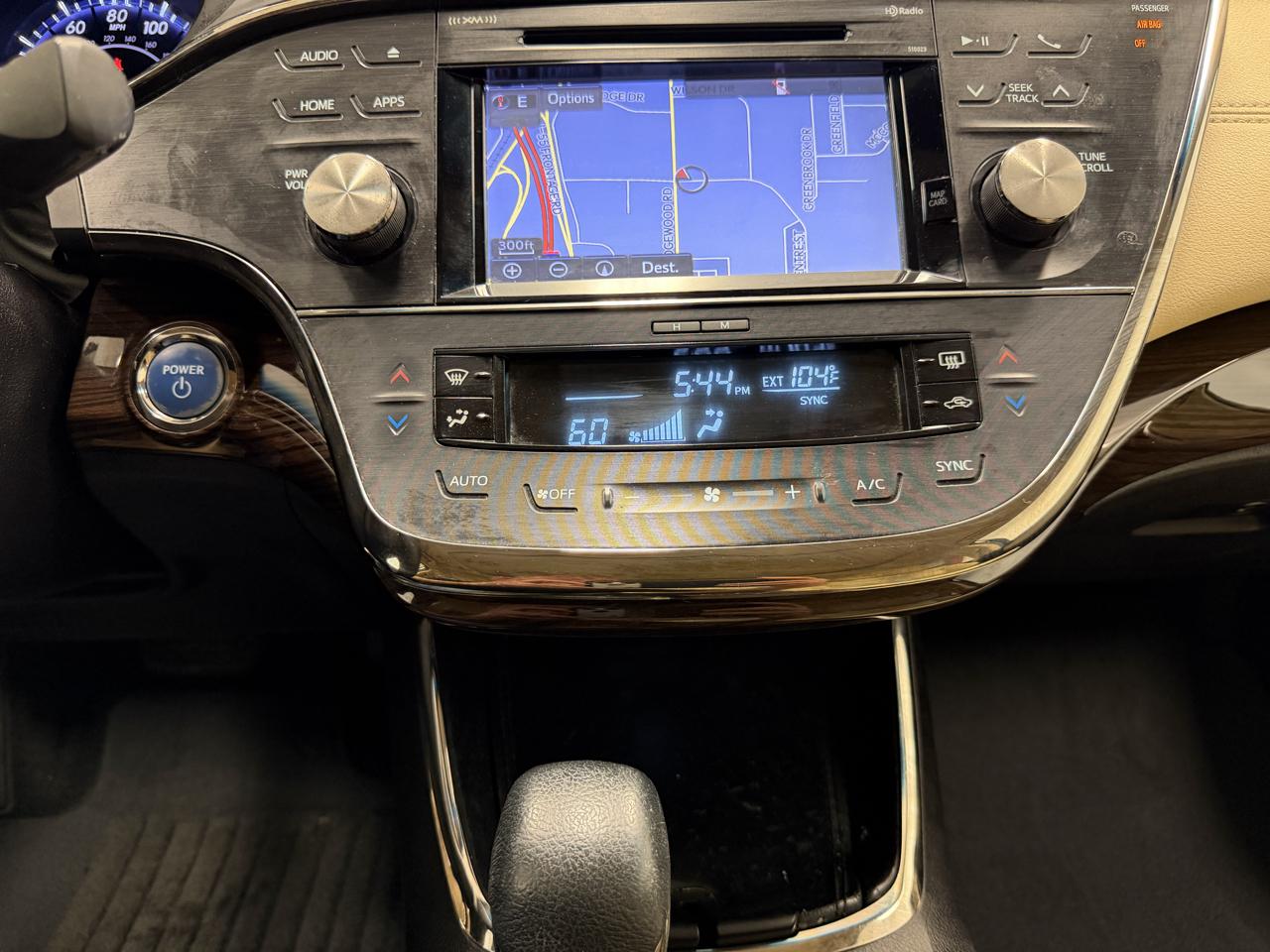 Toyota Avalon Hybrid 4dr Sdn XLE Premium (Natl) 2015