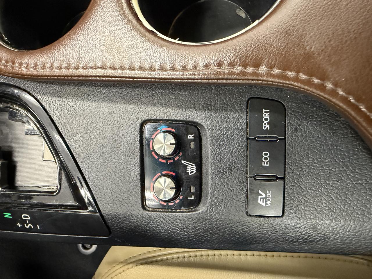 Toyota Avalon Hybrid 4dr Sdn XLE Premium (Natl) 2015