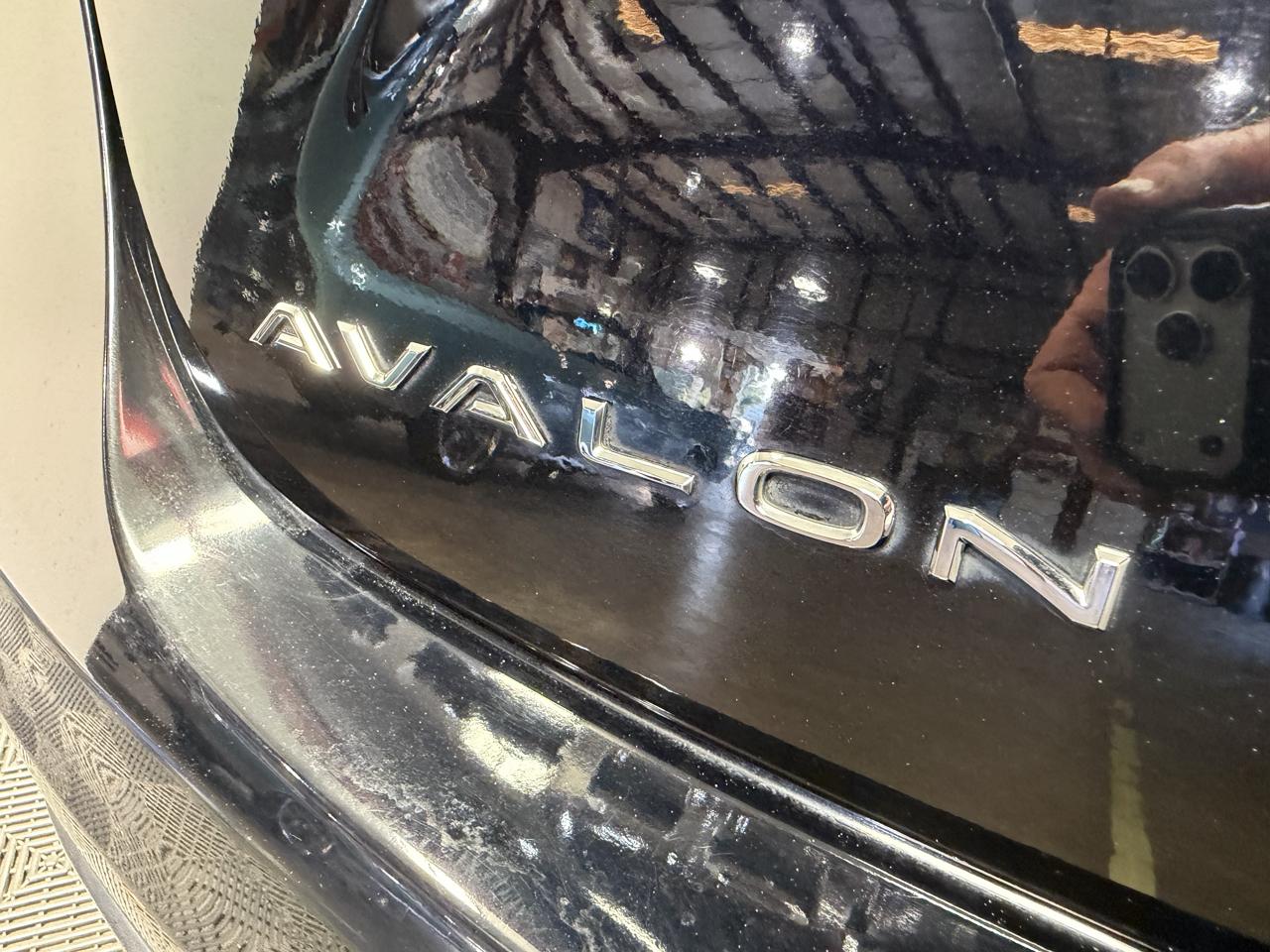 Toyota Avalon Hybrid 4dr Sdn XLE Premium (Natl) 2015
