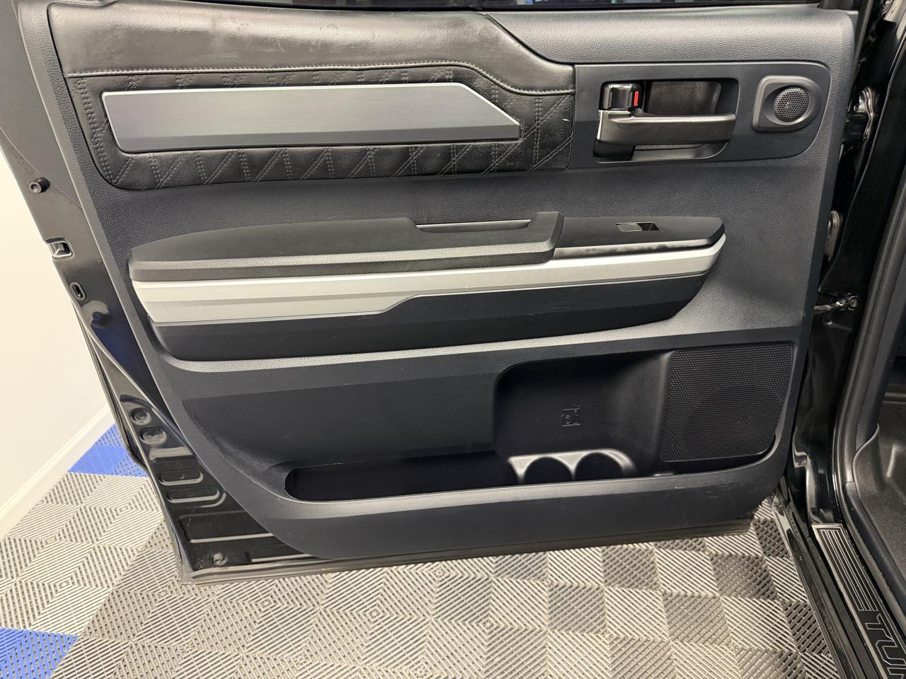 Toyota Tundra 4WD Truck CrewMax 5.7L FFV V8 6-Spd AT Platinum (Natl) 2015