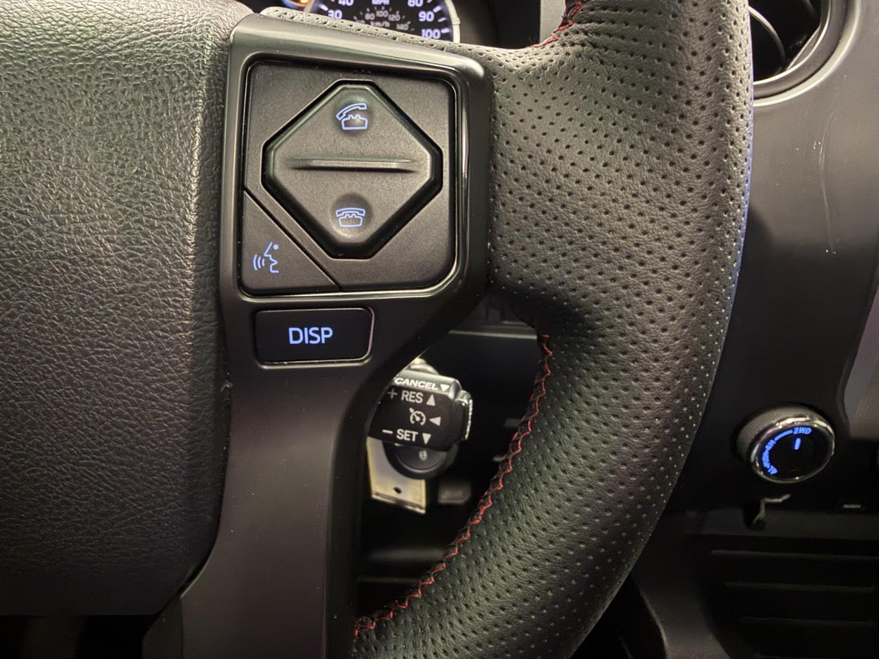 Toyota Tundra 4WD Truck CrewMax 5.7L FFV V8 6-Spd AT Platinum (Natl) 2015