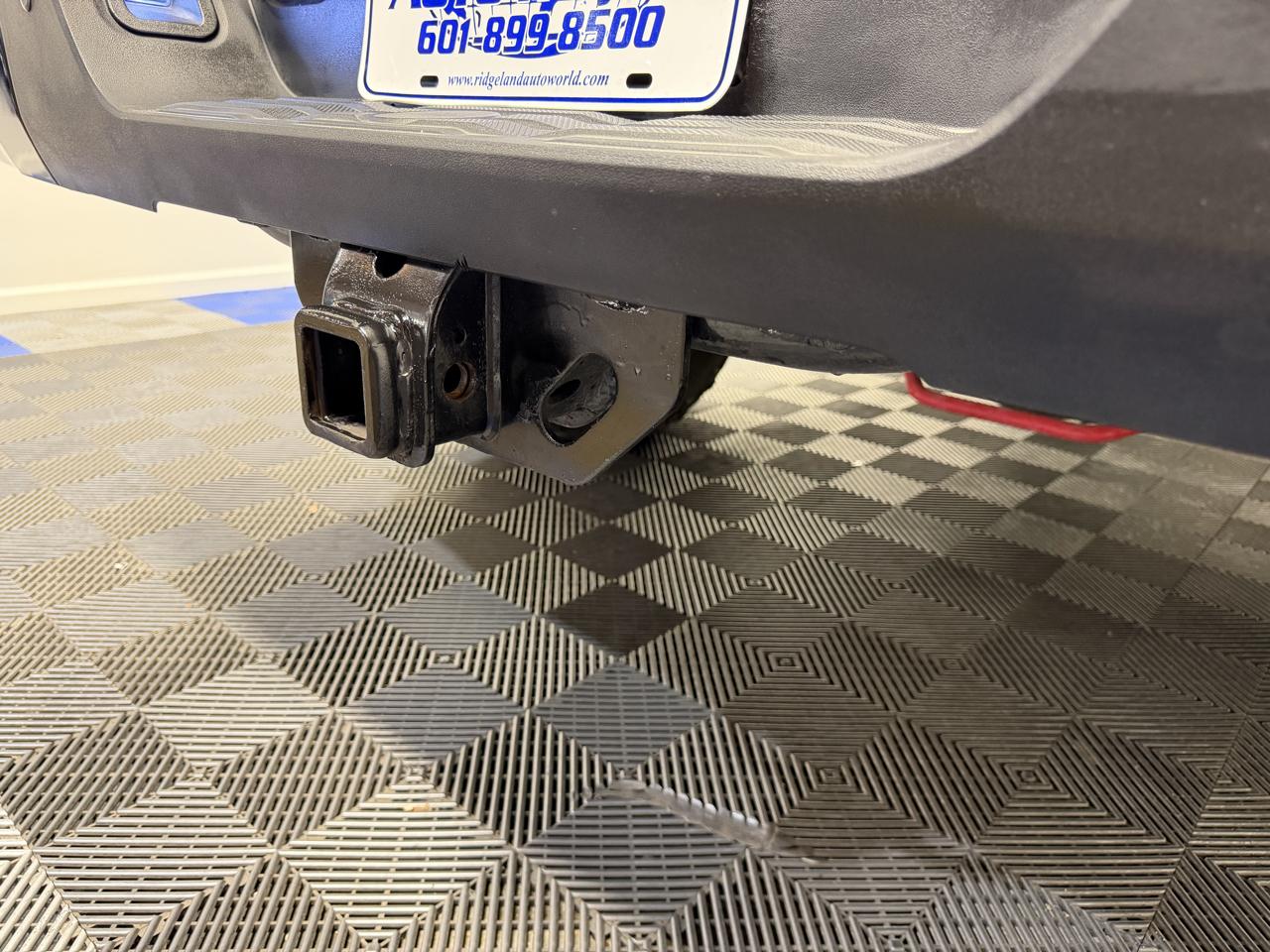 Toyota Tundra 4WD Truck CrewMax 5.7L FFV V8 6-Spd AT Platinum (Natl) 2015