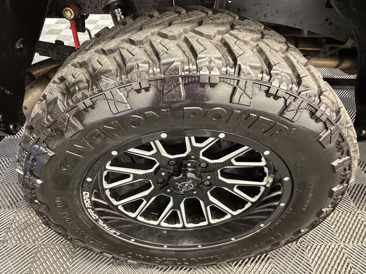 Toyota Tundra 4WD Truck CrewMax 5.7L FFV V8 6-Spd AT Platinum (Natl) 2015
