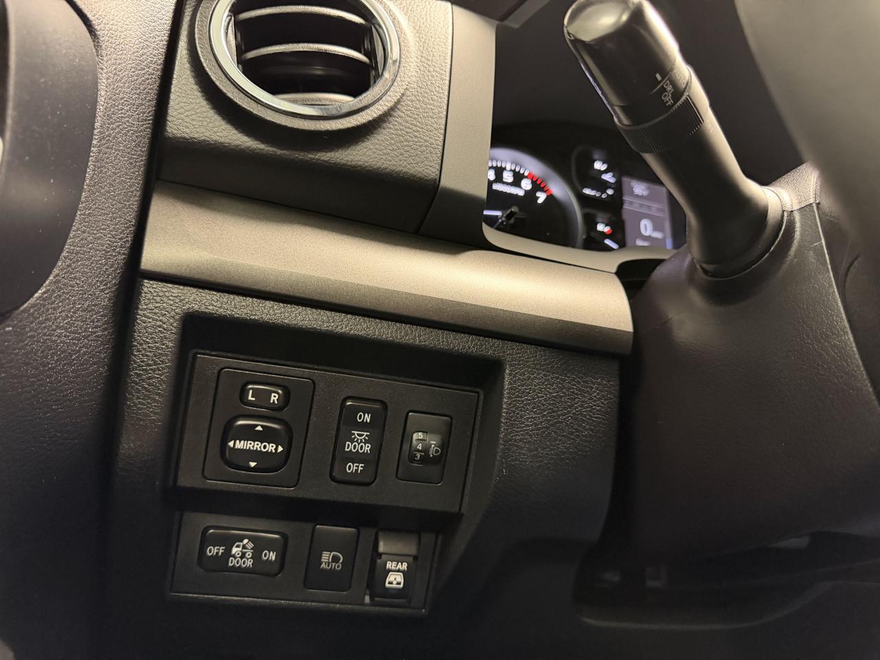 Toyota Tundra 4WD SR5 CrewMax 5.5' Bed 5.7L (Natl) 2021