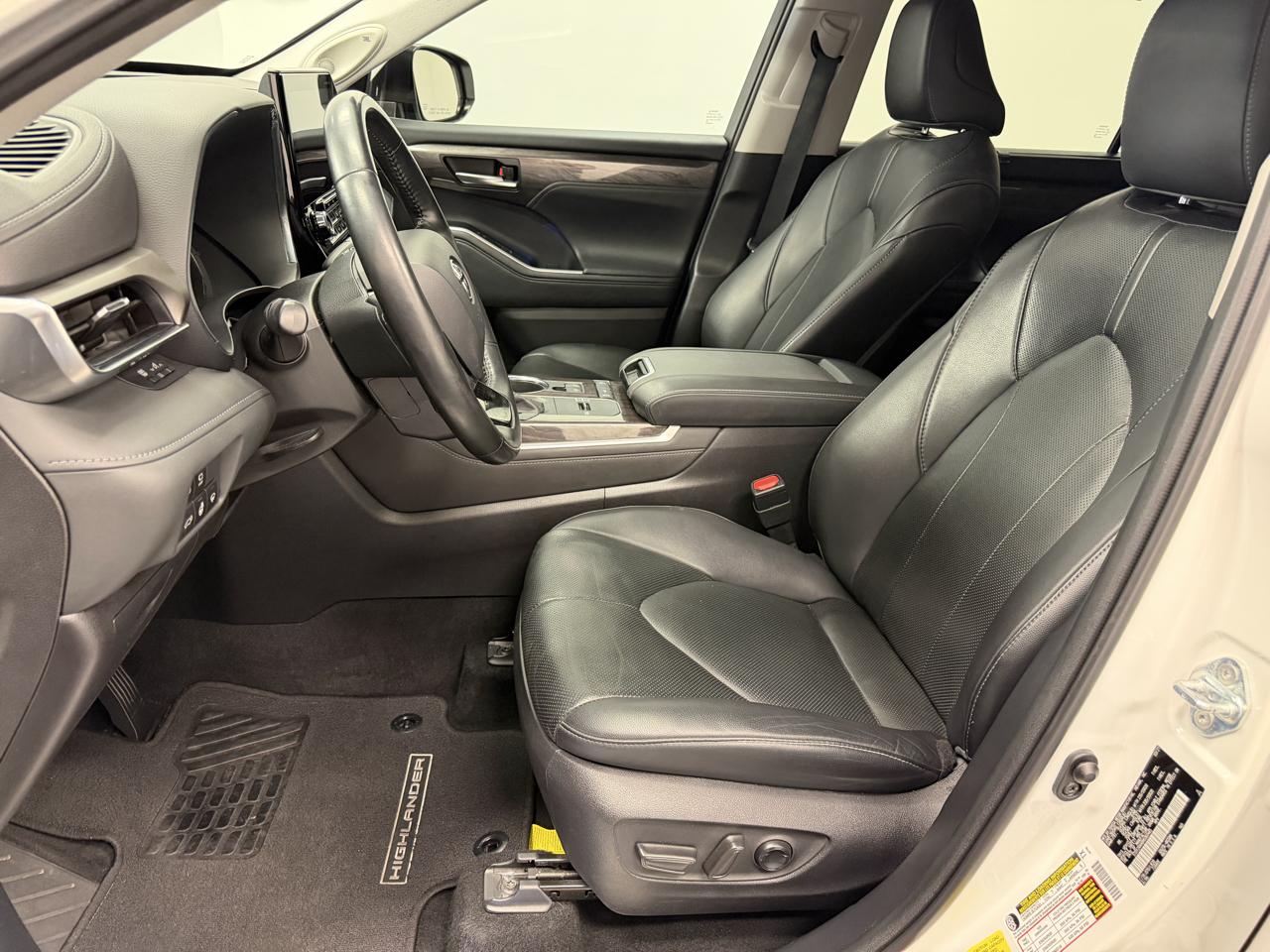 Toyota Highlander Limited FWD (Natl) 2021