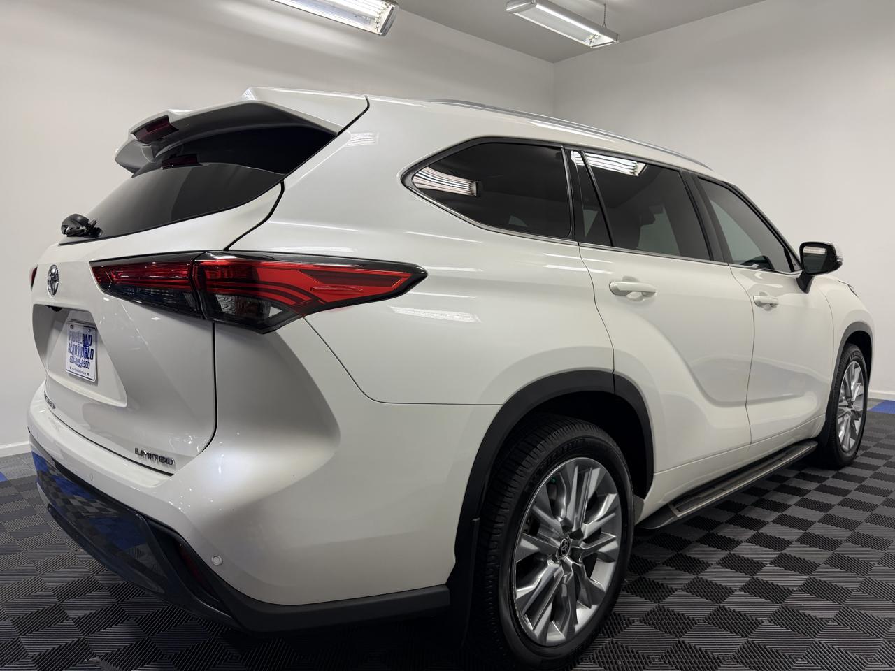 Toyota Highlander Limited FWD (Natl) 2021