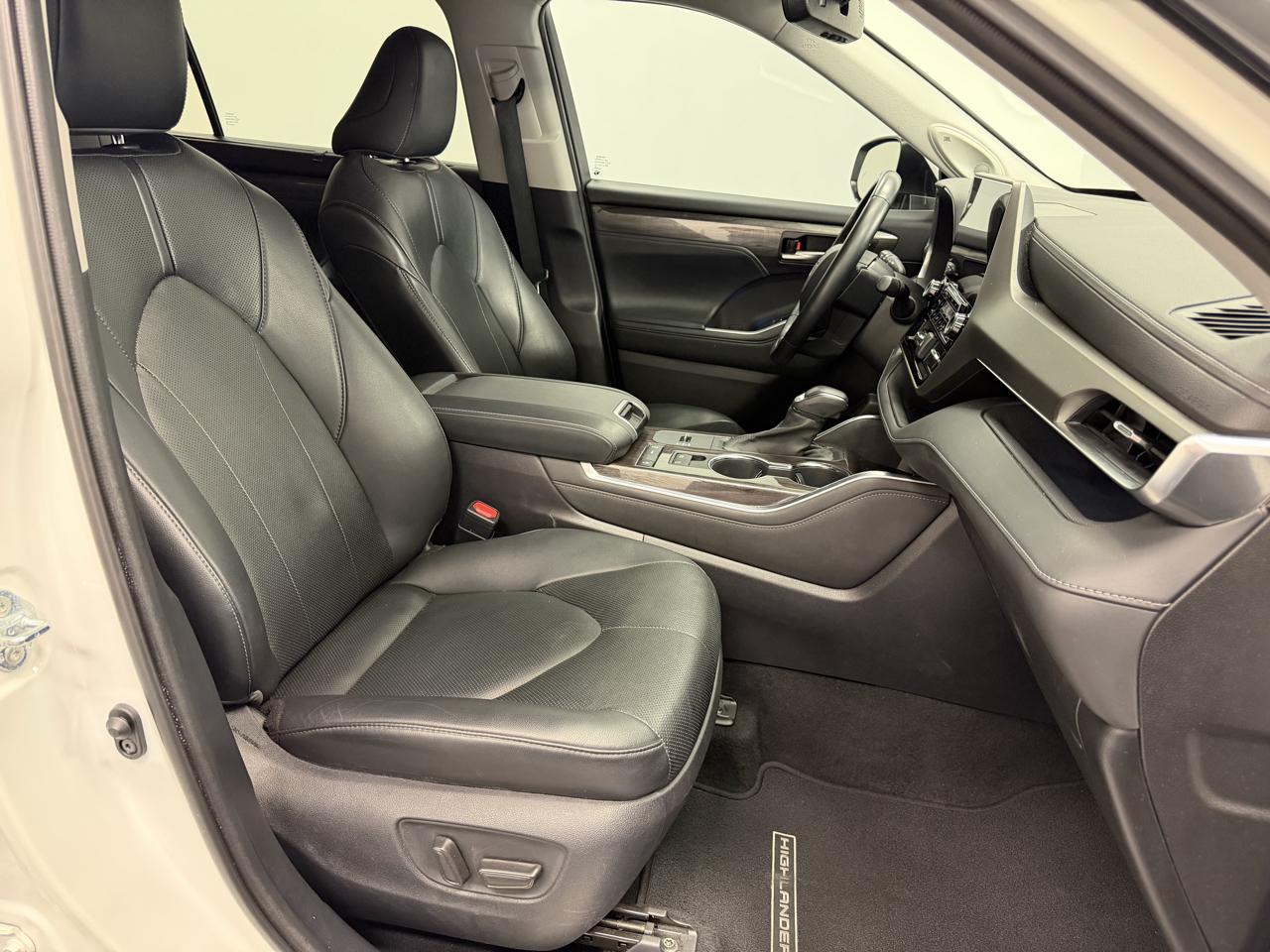 Toyota Highlander Limited FWD (Natl) 2021