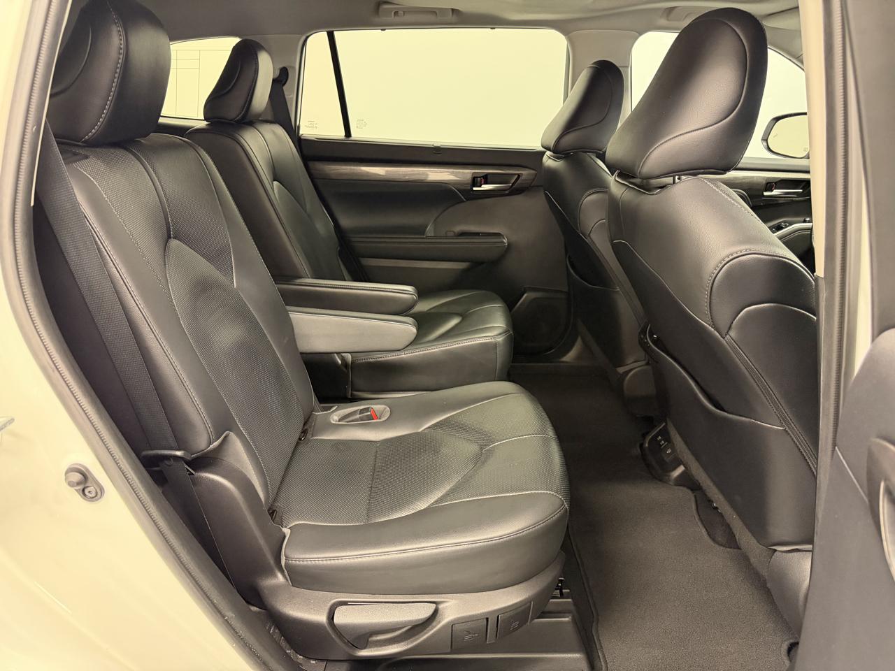 Toyota Highlander Limited FWD (Natl) 2021