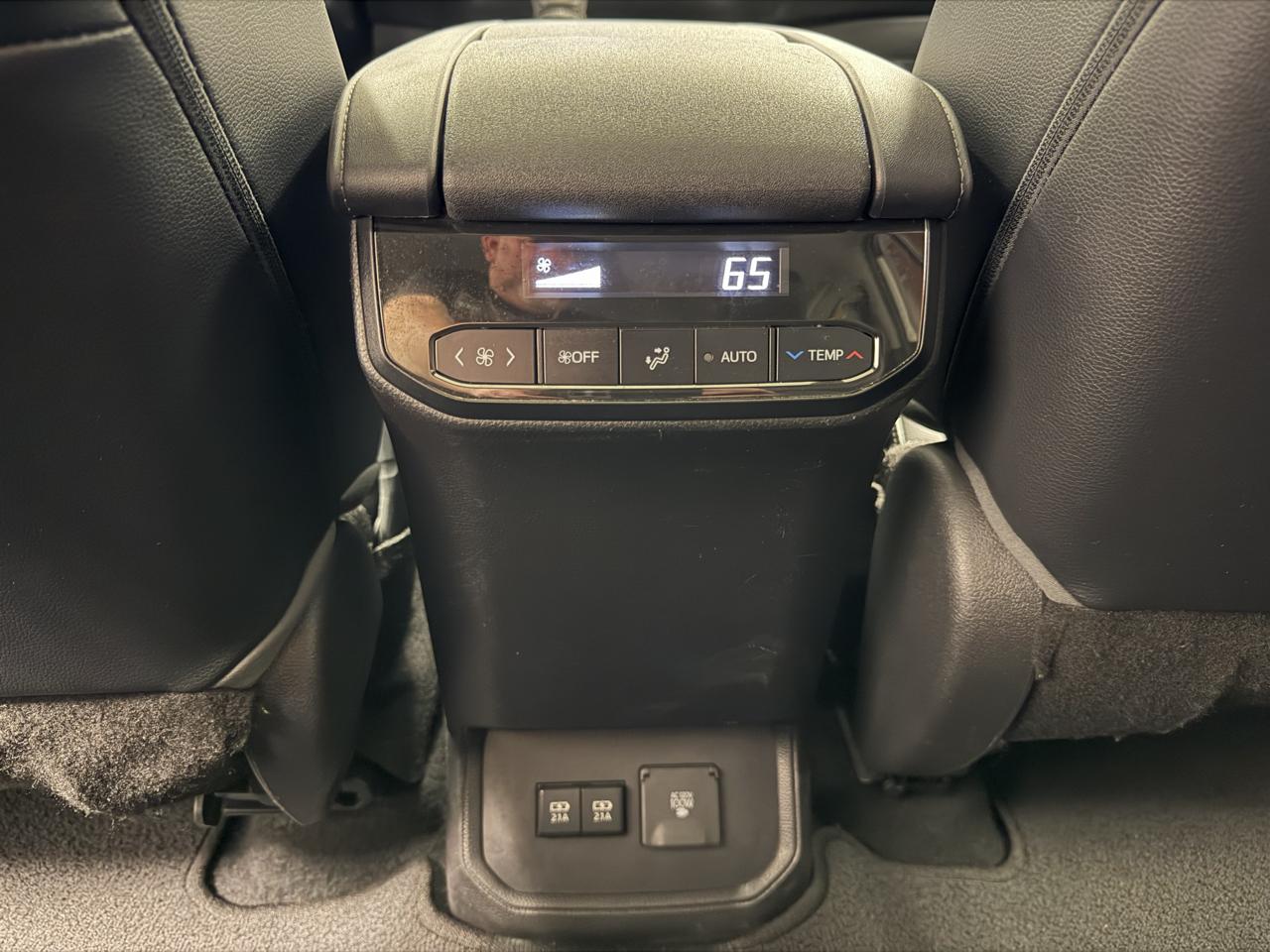 Toyota Highlander Limited FWD (Natl) 2021
