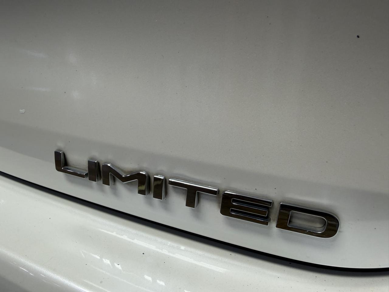 Toyota Highlander Limited FWD (Natl) 2021