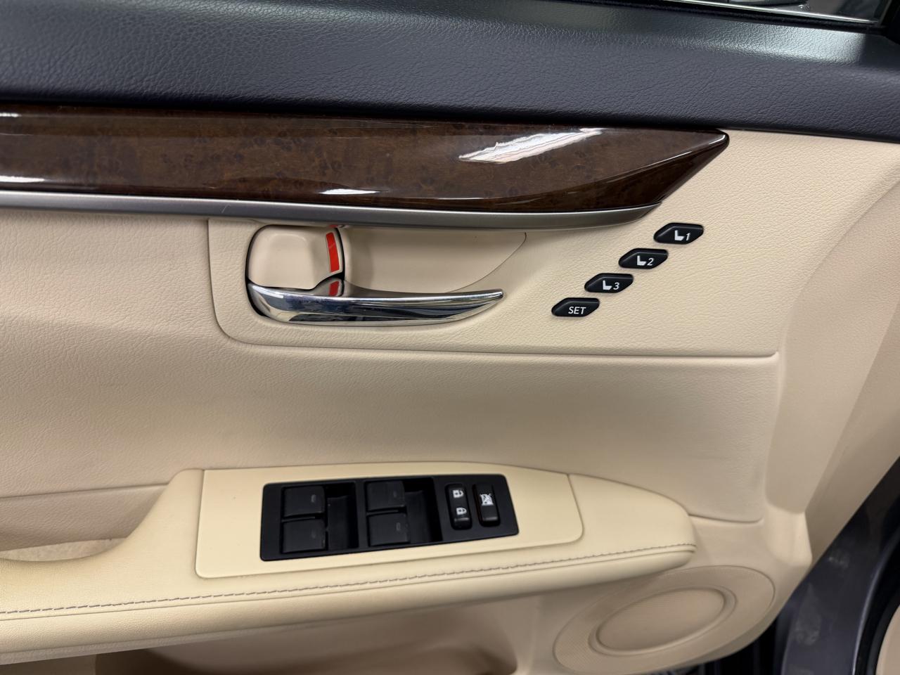 Lexus ES photo 6