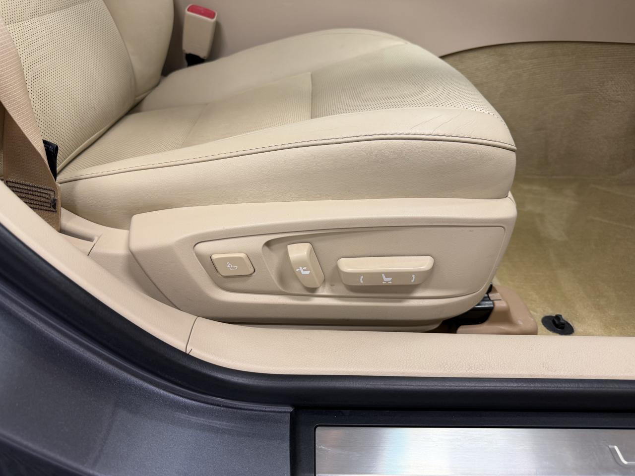 Lexus ES photo 15
