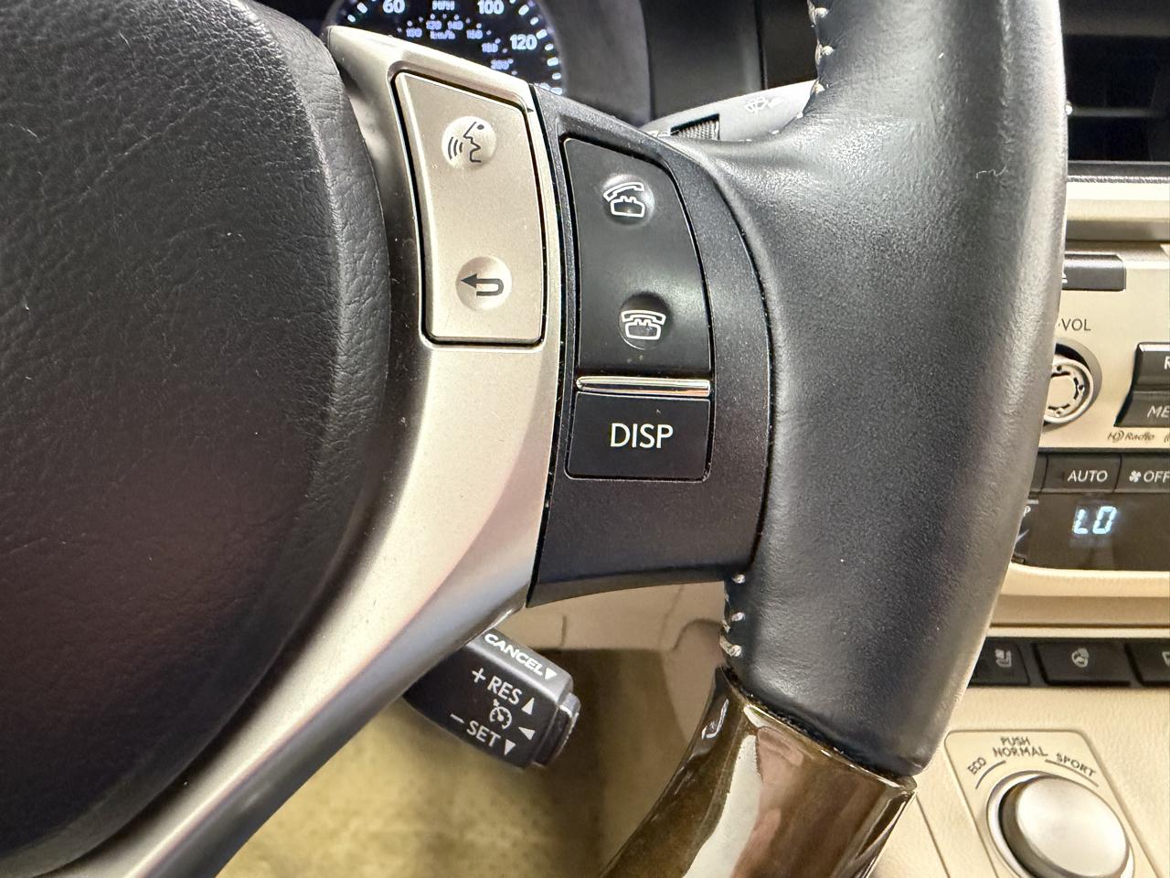 Lexus ES photo 28