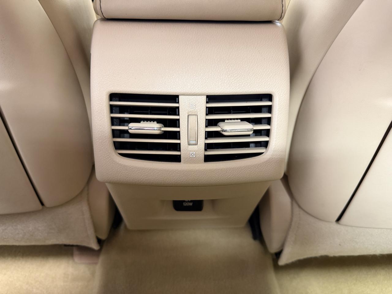 Lexus ES photo 32