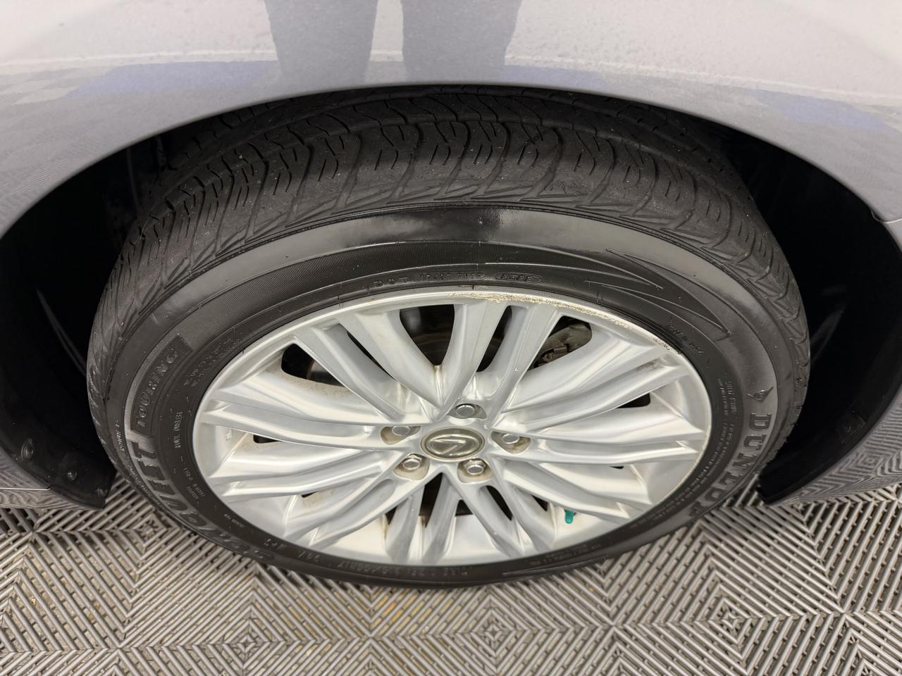 Lexus ES photo 39
