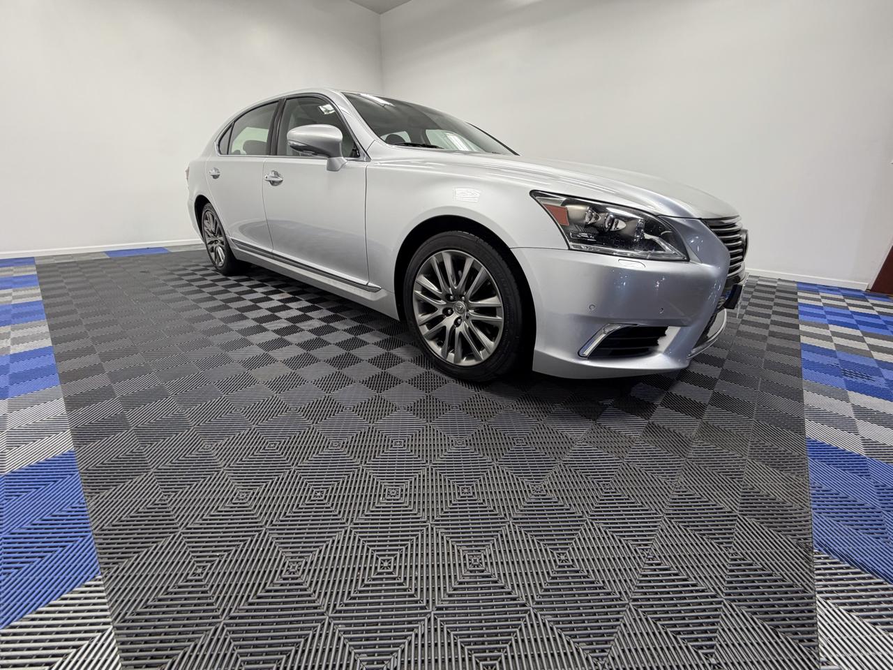 Lexus LS photo 6