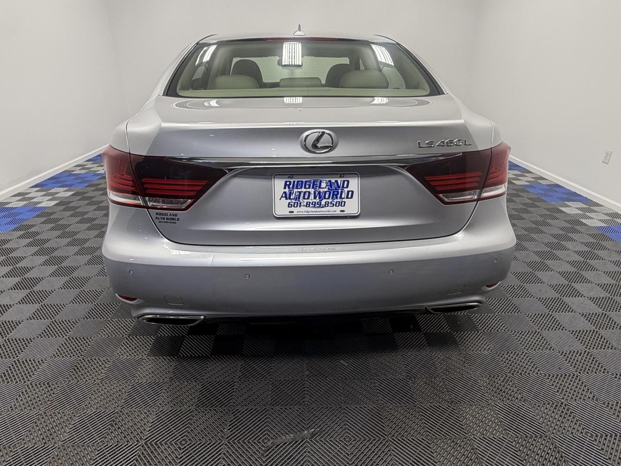 Lexus LS photo 10