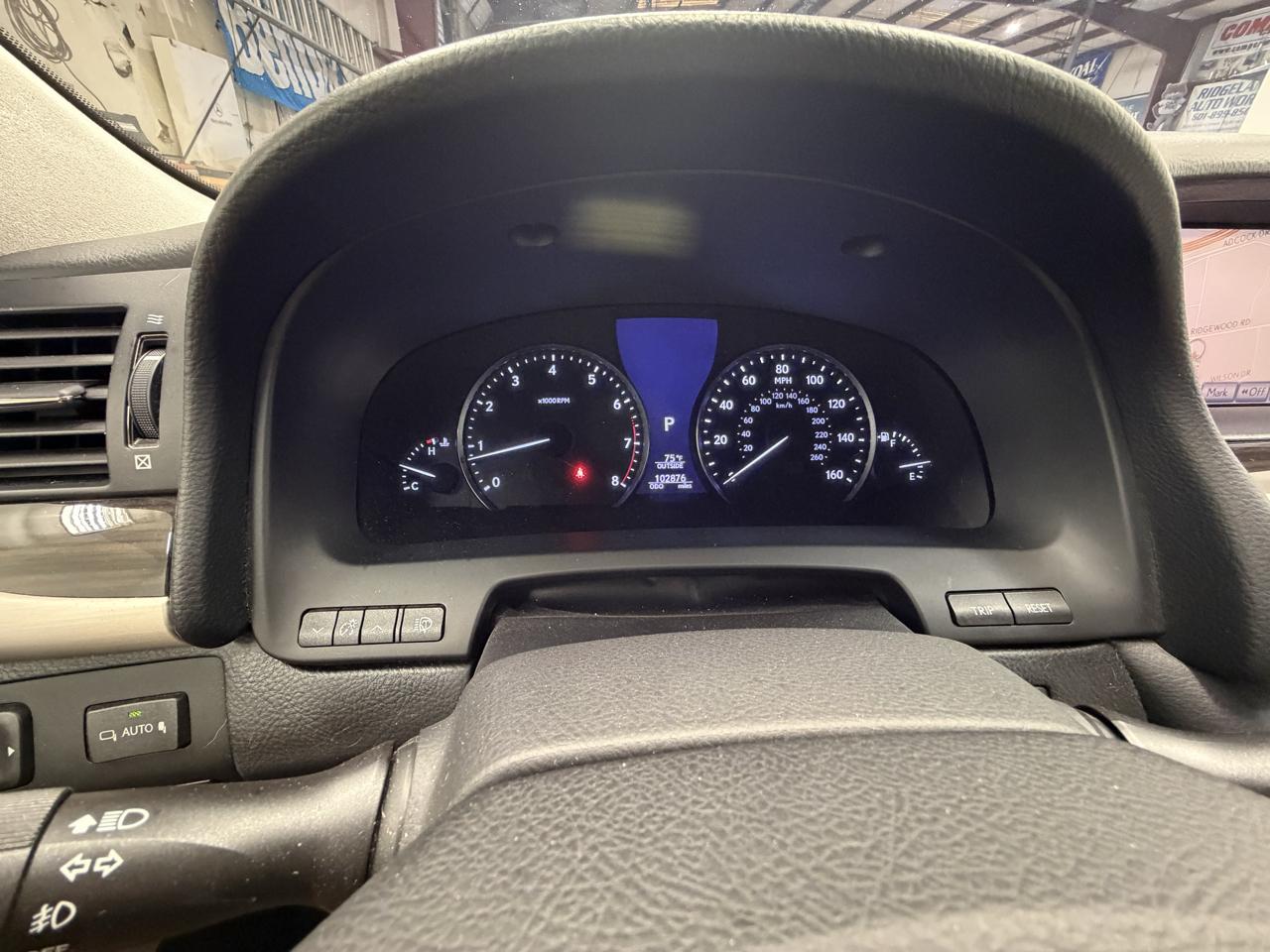 Lexus LS photo 15