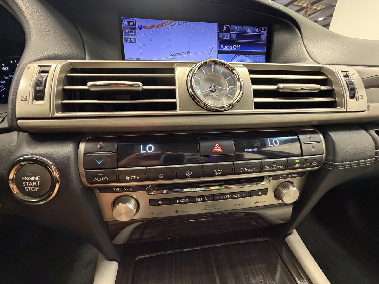 Lexus LS photo 18
