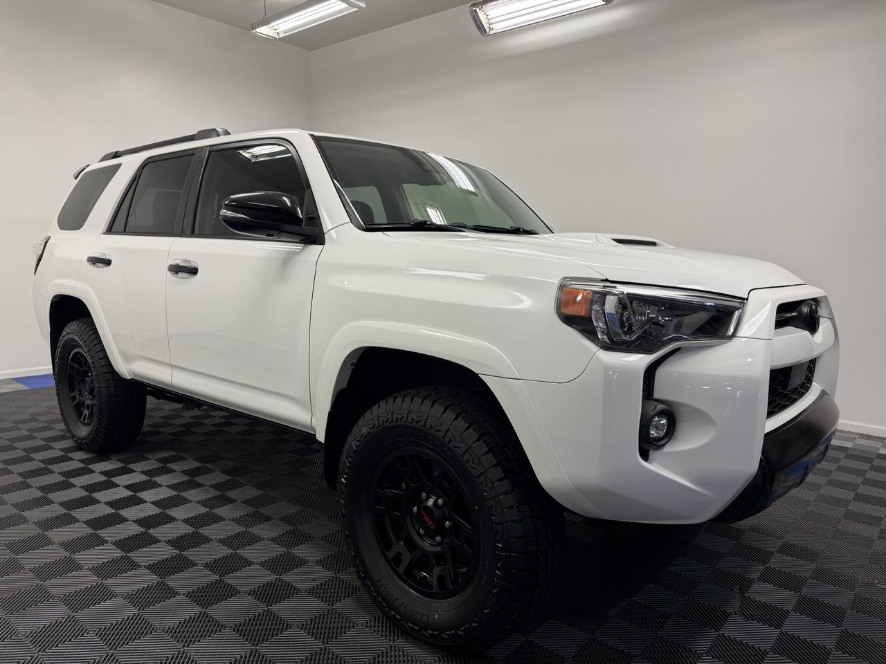Toyota 4Runner Venture 4WD (Natl) 2021