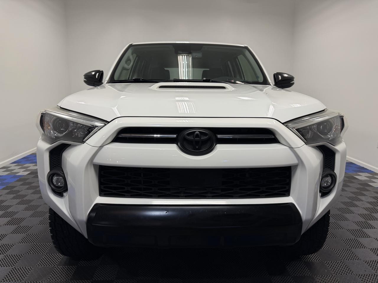 Toyota 4Runner Venture 4WD (Natl) 2021
