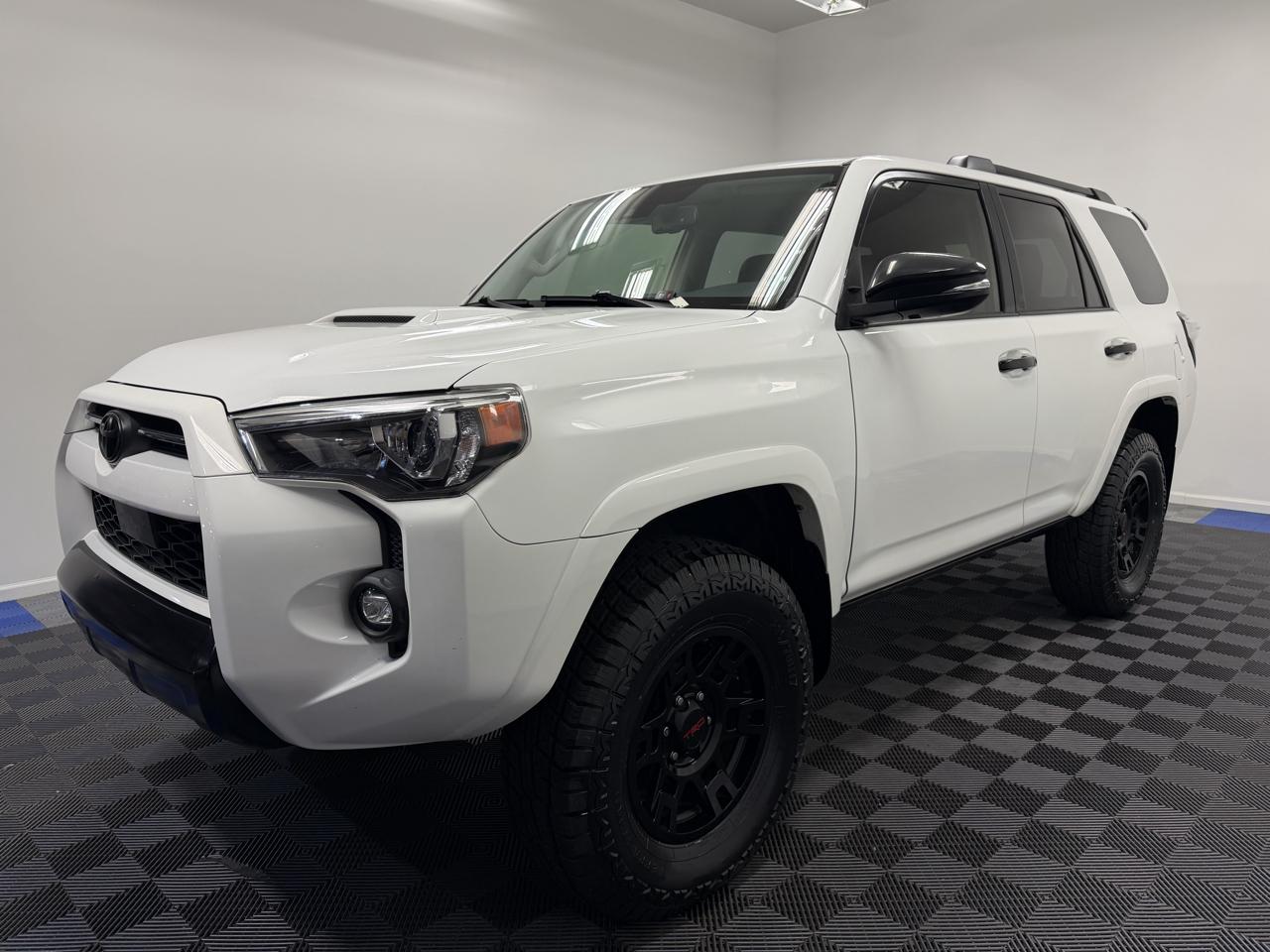 Toyota 4Runner Venture 4WD (Natl) 2021