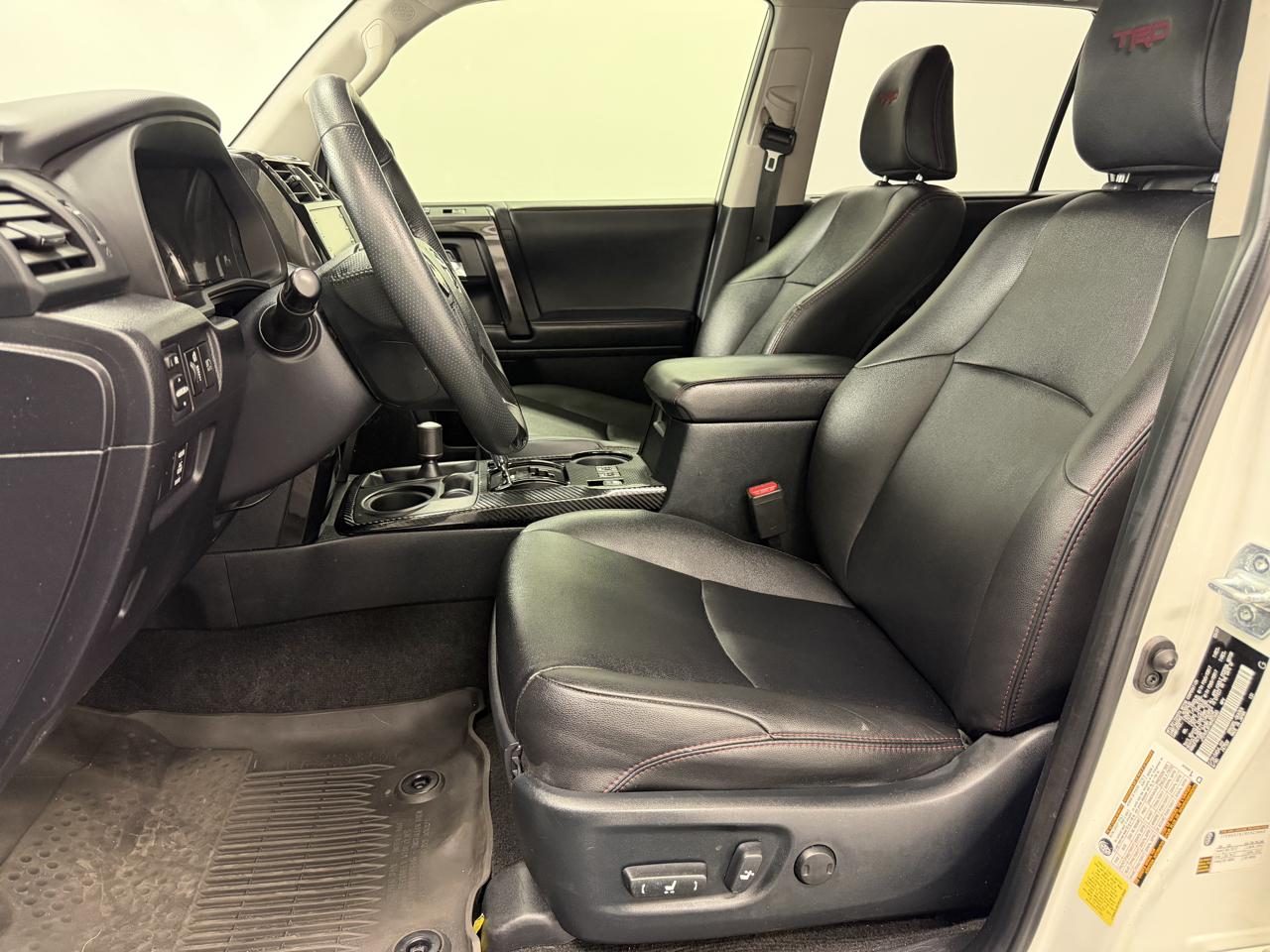 Toyota 4Runner Venture 4WD (Natl) 2021