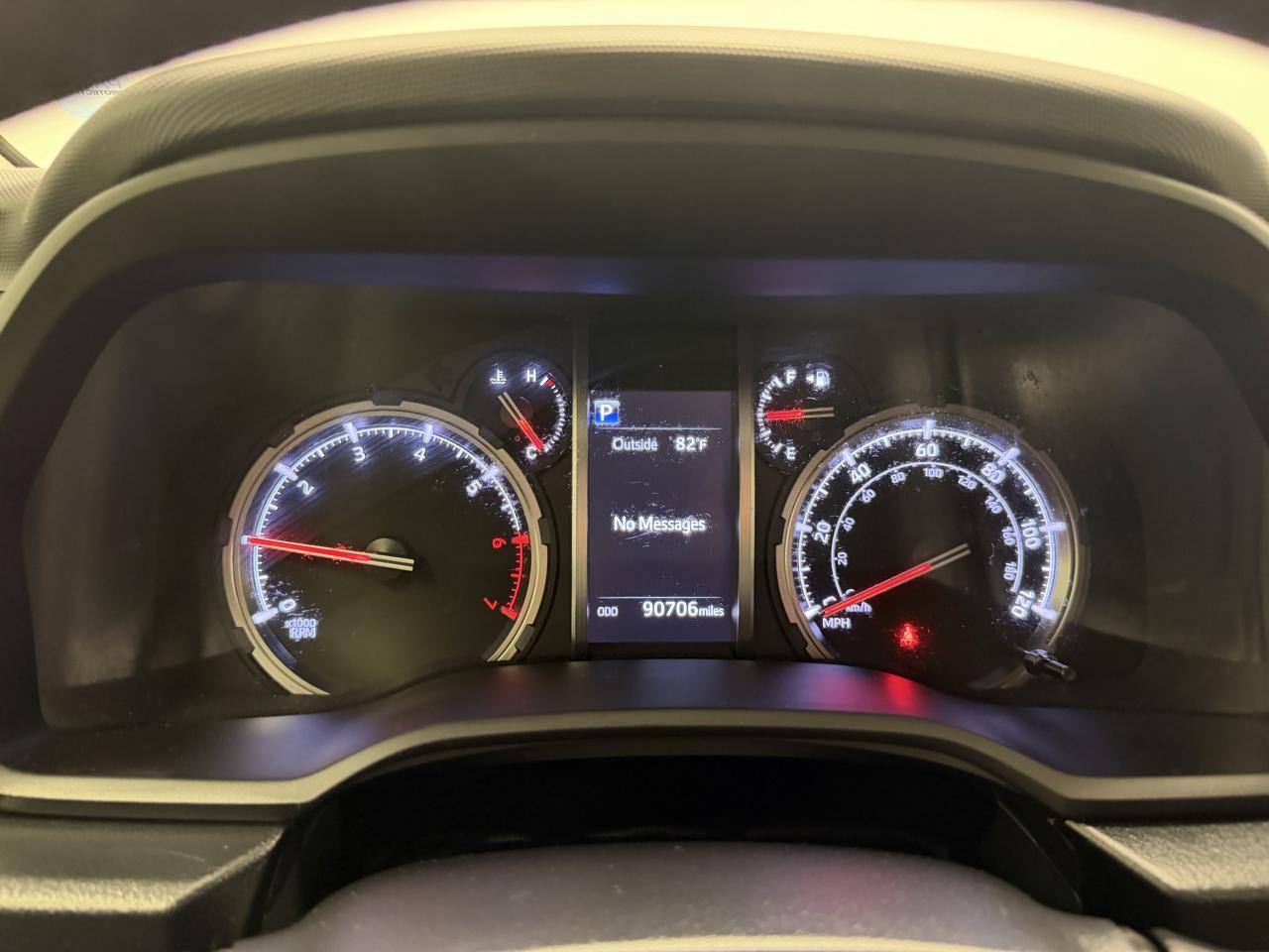Toyota 4Runner Venture 4WD (Natl) 2021