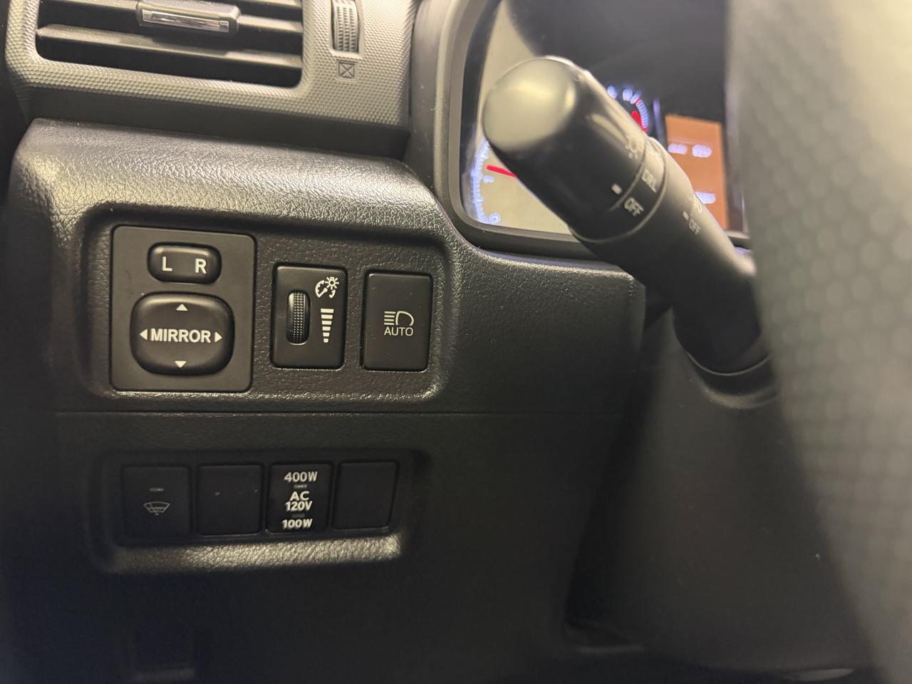 Toyota 4Runner Venture 4WD (Natl) 2021