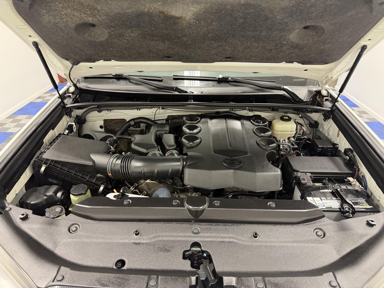 Toyota 4Runner Venture 4WD (Natl) 2021