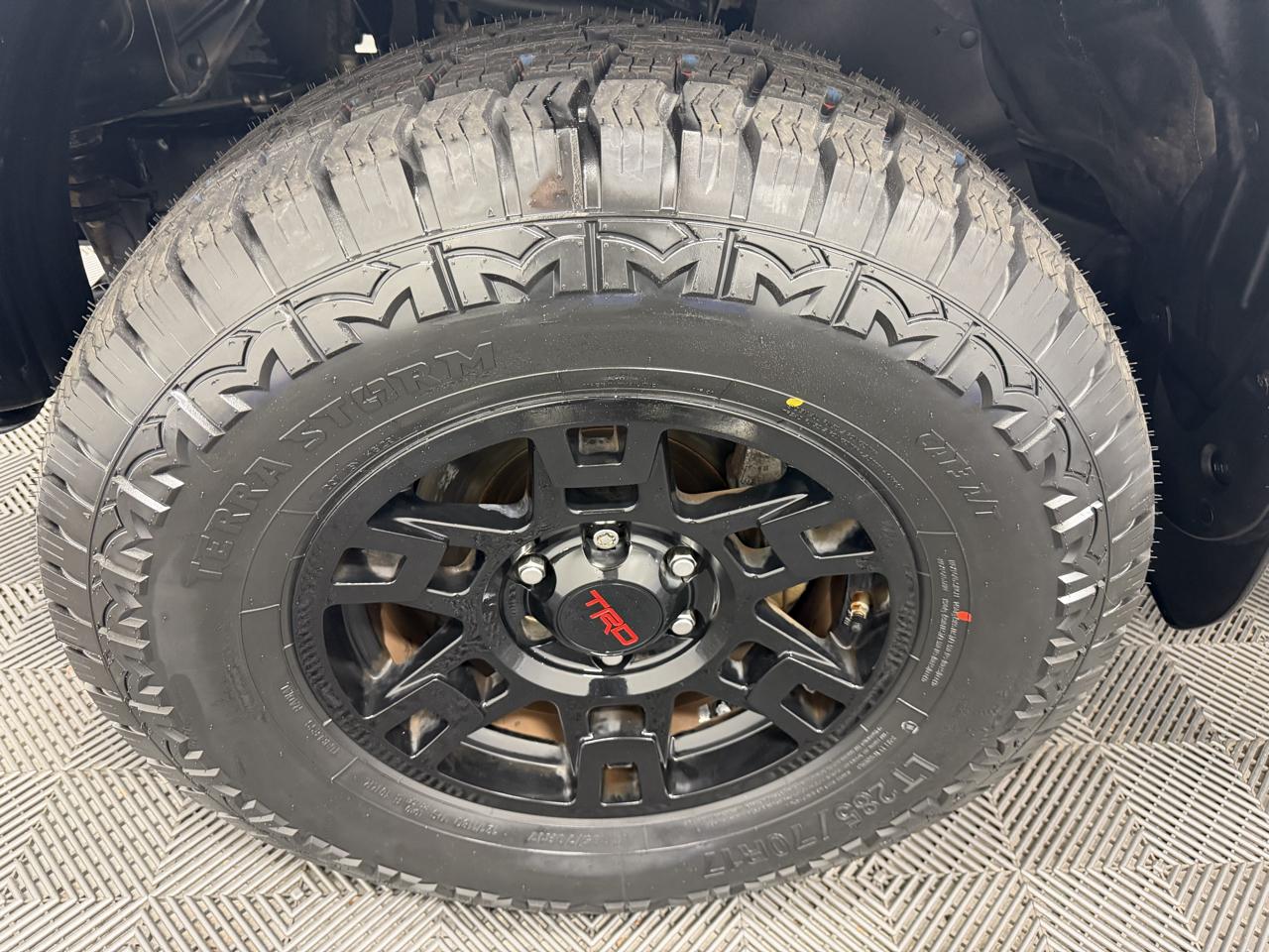 Toyota 4Runner Venture 4WD (Natl) 2021