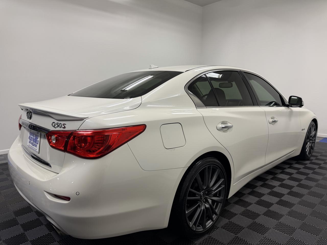 Infiniti Q50 4dr Sdn 3.0t Red Sport 400 RWD 2016