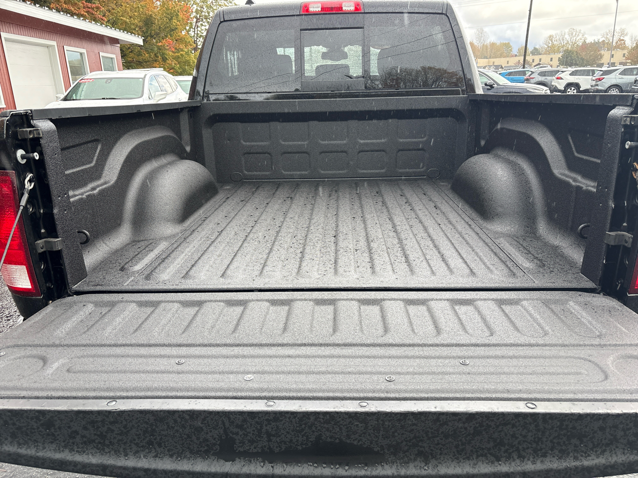 RAM 1500 Classic SLT 4x4 Crew Cab 5'7" Box 2023 RAM 1500 Classic SLT 4x4 Crew Cab 5'7" Box 2023