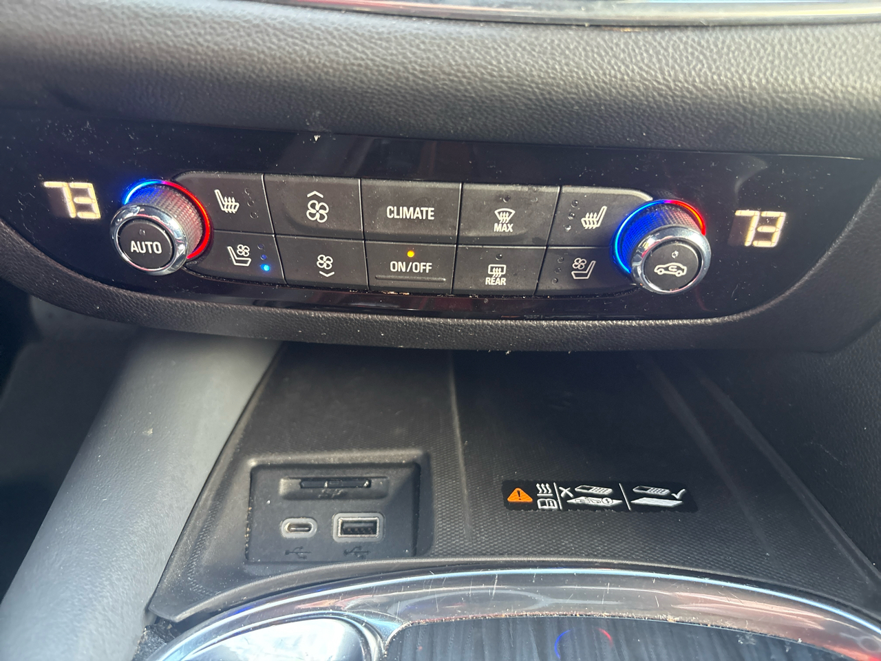 Buick Enclave AWD 4dr Premium 2024 Buick Enclave AWD 4dr Premium 2024