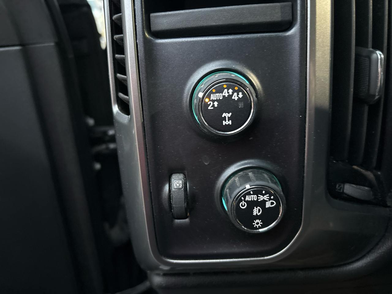 Chevrolet Silverado 1500 4WD Double Cab 143.5" LT w/1LT 2018