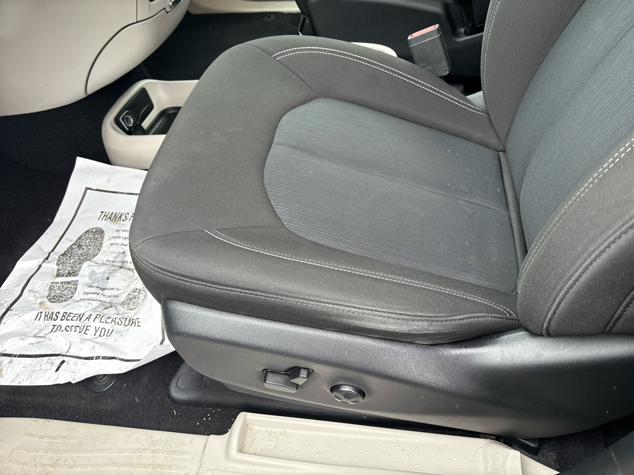 Chrysler Voyager LX FWD 2022