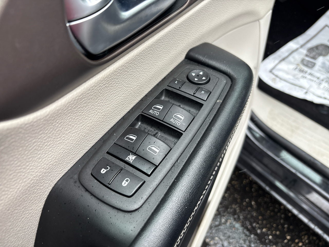 Chrysler Voyager LX FWD 2022