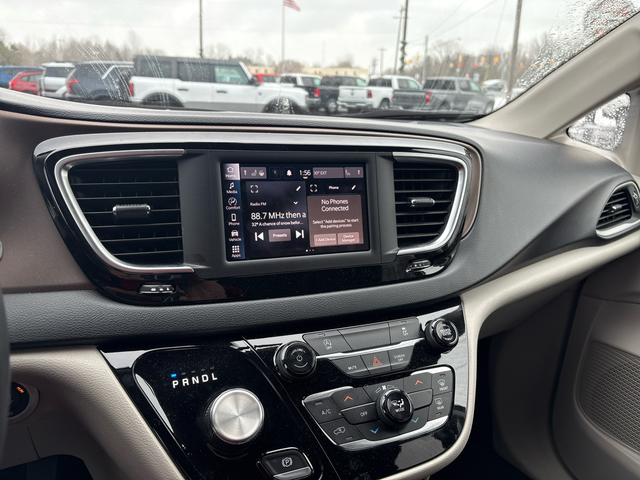 Chrysler Voyager LX FWD 2022