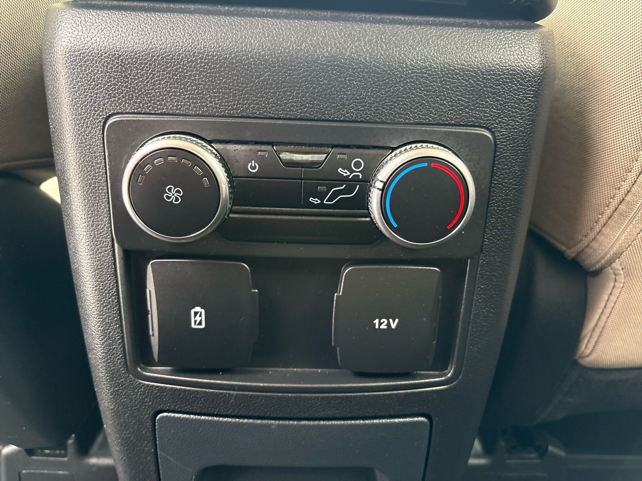 Ford Explorer XLT 4WD 2023