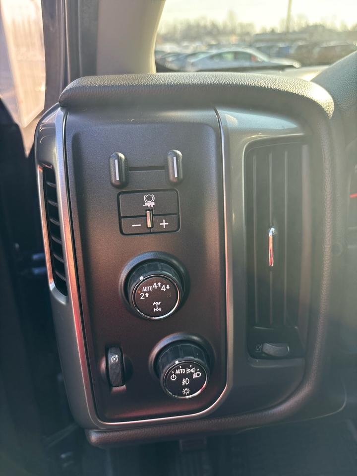 Chevrolet Silverado 1500 4WD Double Cab 143.5" LT w/1LT 2018