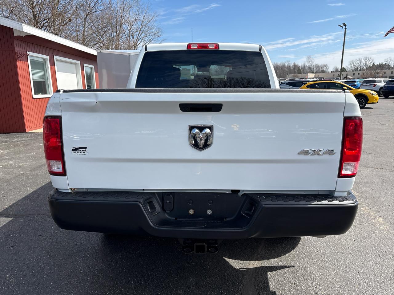 RAM 1500 Classic Tradesman 4x4 Crew Cab 5'7" Box 2023