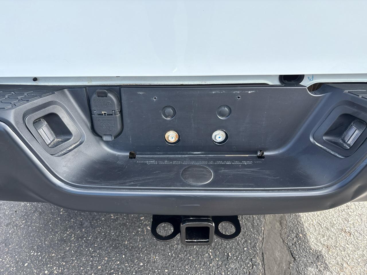 RAM 1500 Classic Tradesman 4x4 Crew Cab 5'7" Box 2023