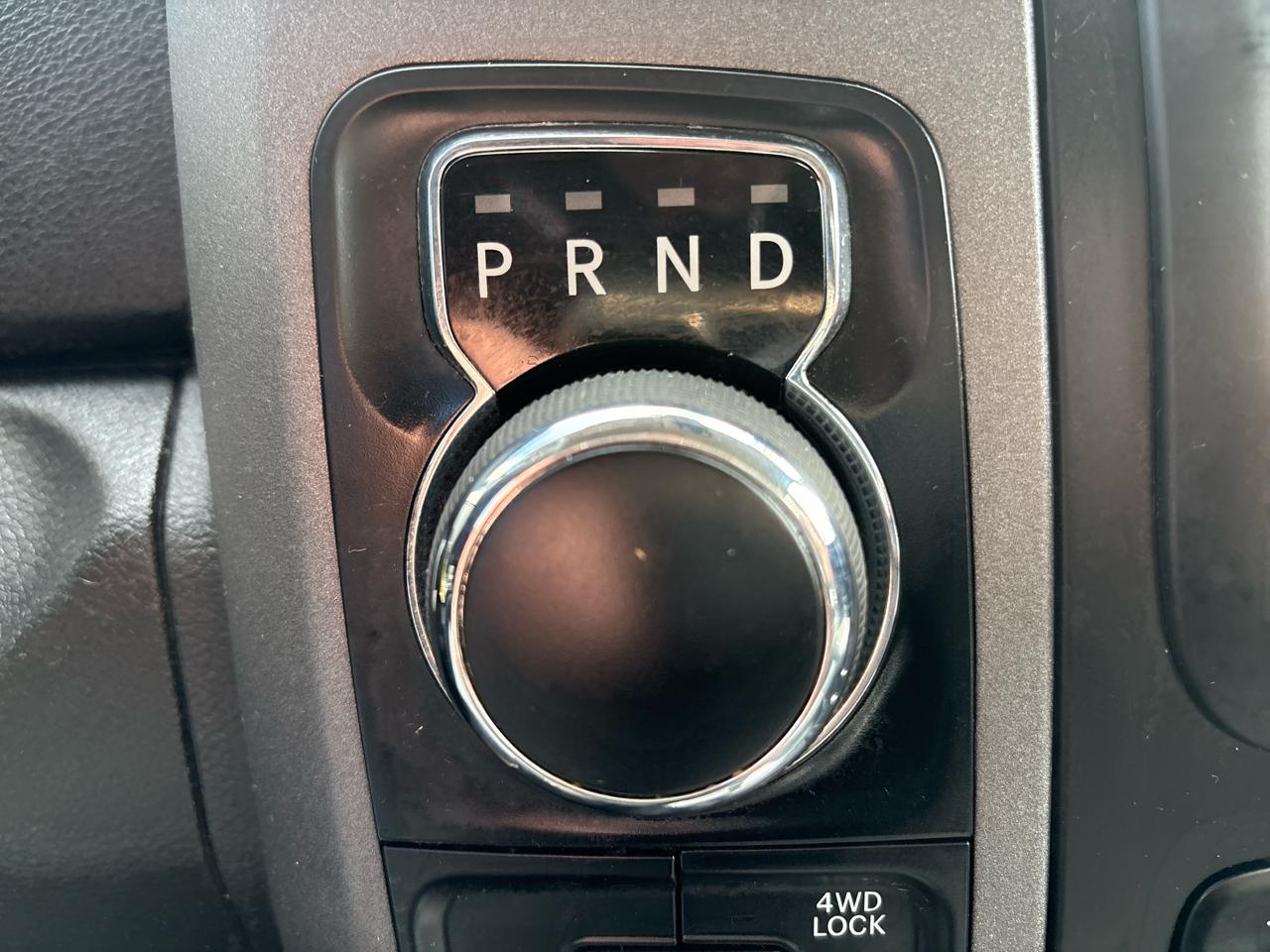 RAM 1500 Classic Tradesman 4x4 Crew Cab 5'7" Box 2023