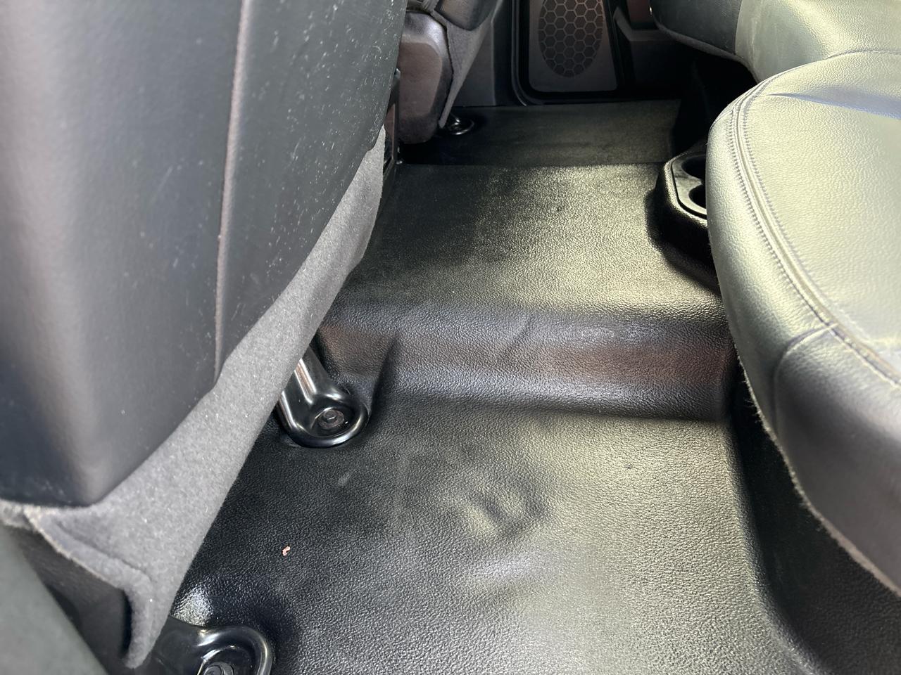 RAM 1500 Classic Tradesman 4x4 Crew Cab 5'7" Box 2023