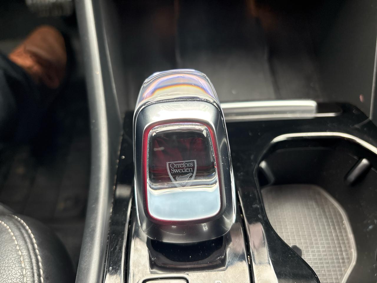 Volvo XC40 B5 AWD Plus Dark Theme 2024