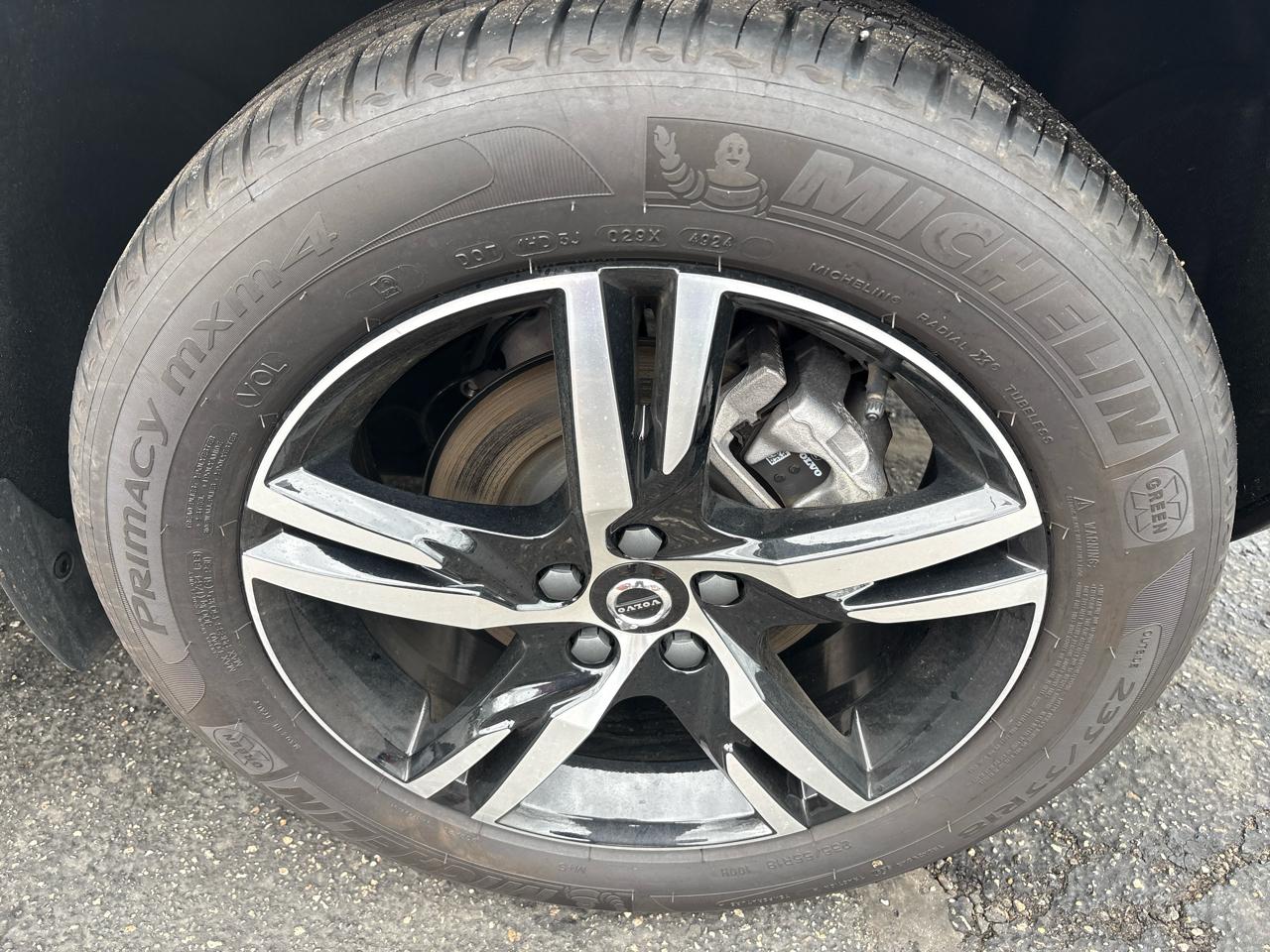 Volvo XC40 B5 AWD Core Bright Theme 2025