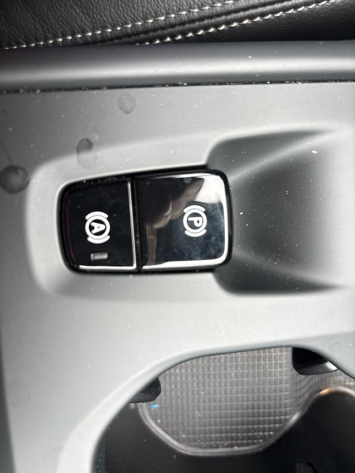 Volvo XC40 B5 AWD Core Bright Theme 2025