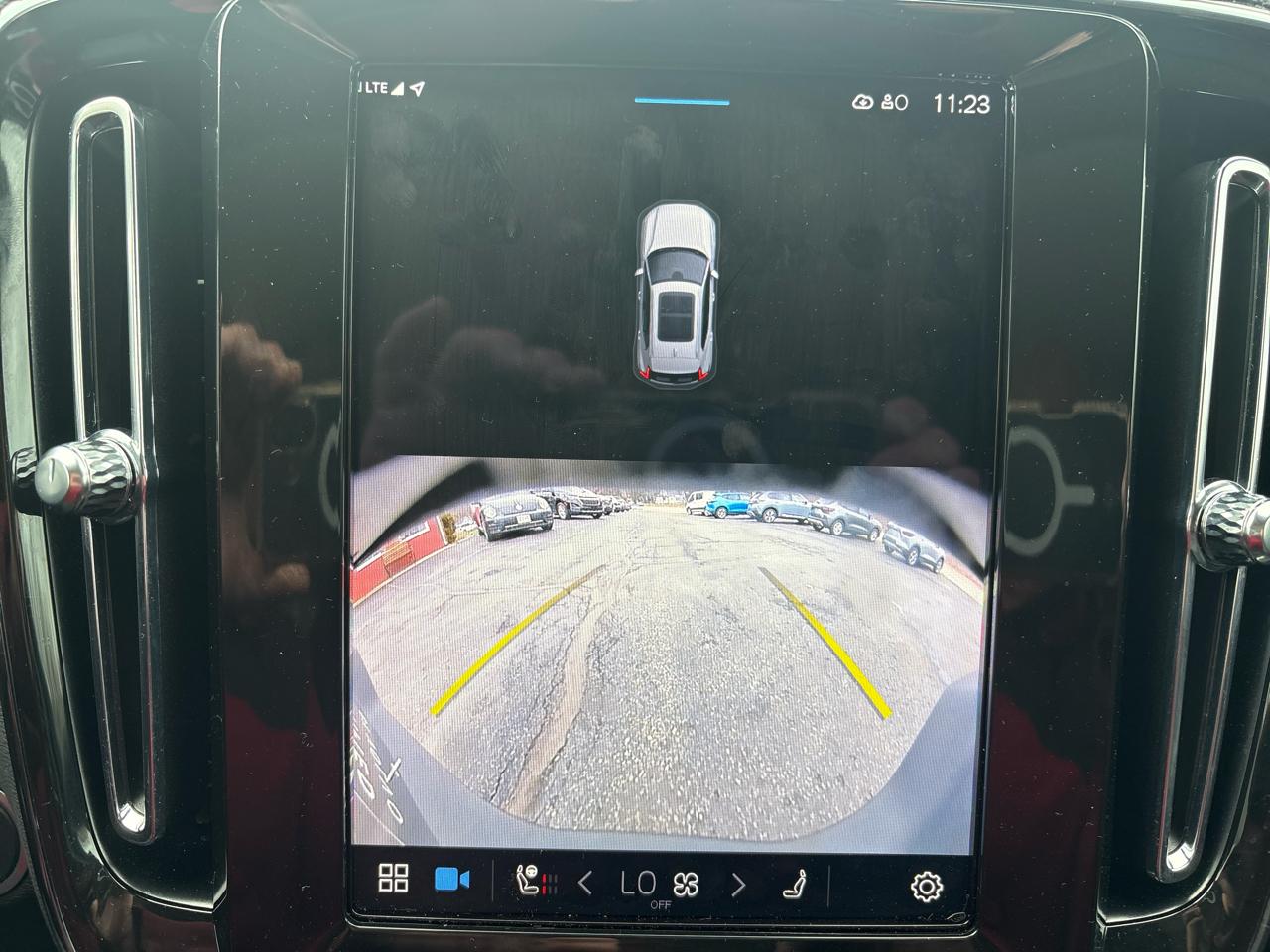 Volvo XC40 B5 AWD Core Bright Theme 2025