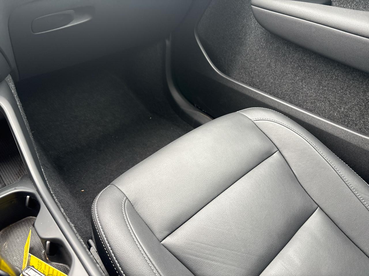 Volvo XC40 B5 AWD Core Bright Theme 2025